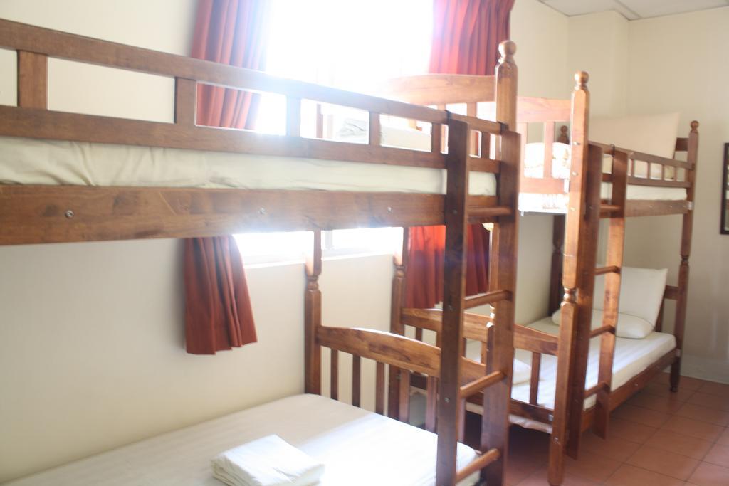 Sensi Backpackers Hostel Kota Kinabalu Room photo