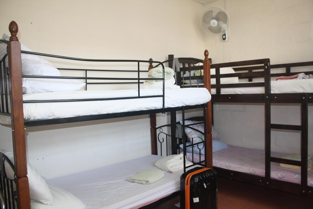 Sensi Backpackers Hostel Kota Kinabalu Room photo