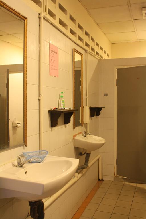 Sensi Backpackers Hostel Kota Kinabalu Exterior photo