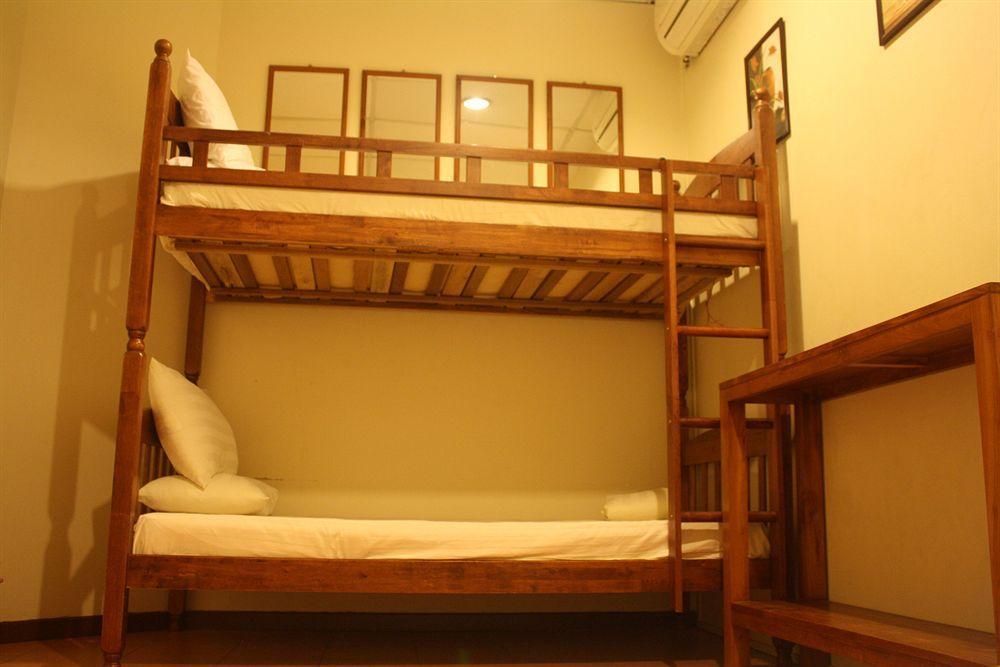 Sensi Backpackers Hostel Kota Kinabalu Exterior photo