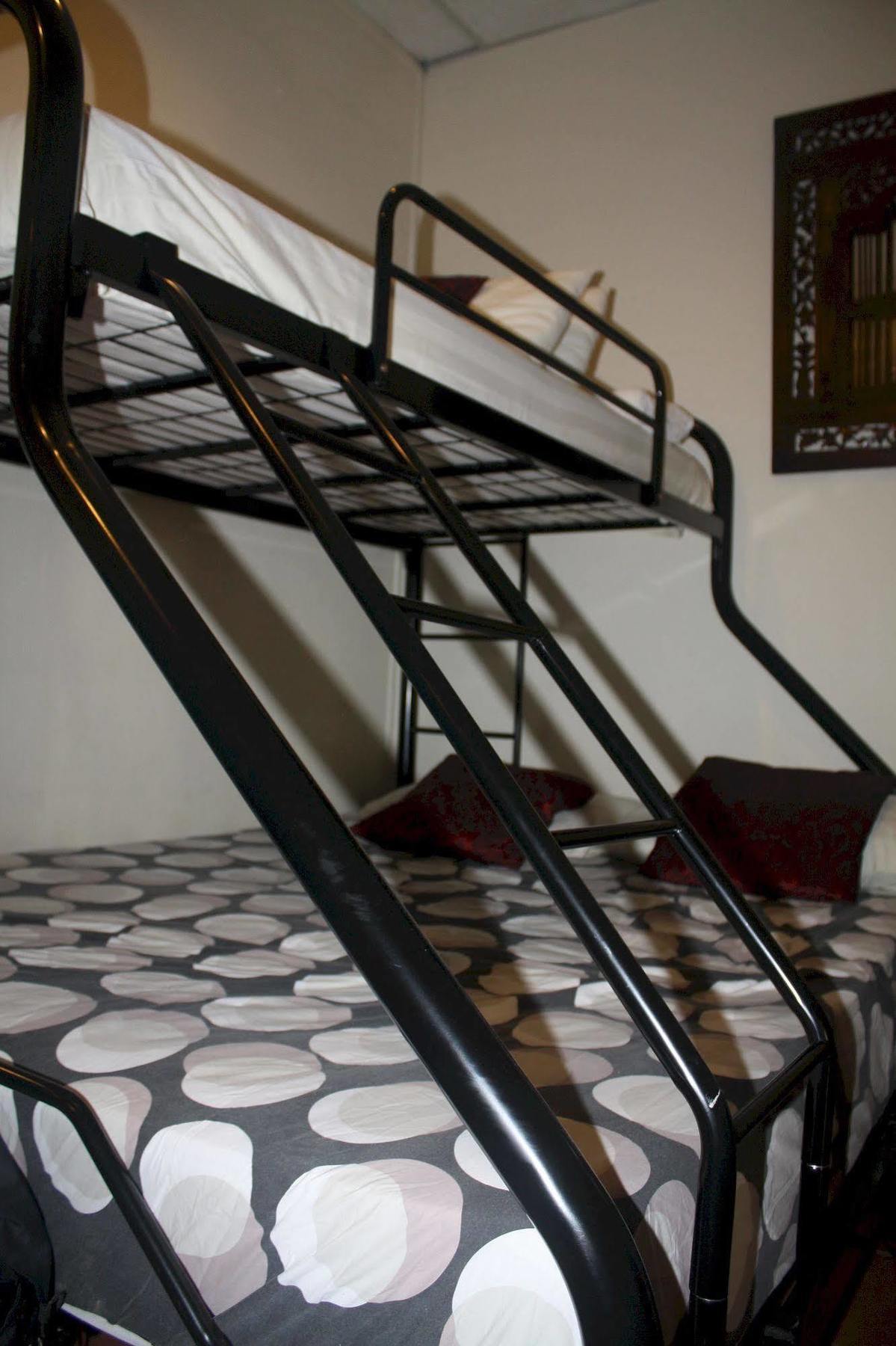 Sensi Backpackers Hostel Kota Kinabalu Exterior photo