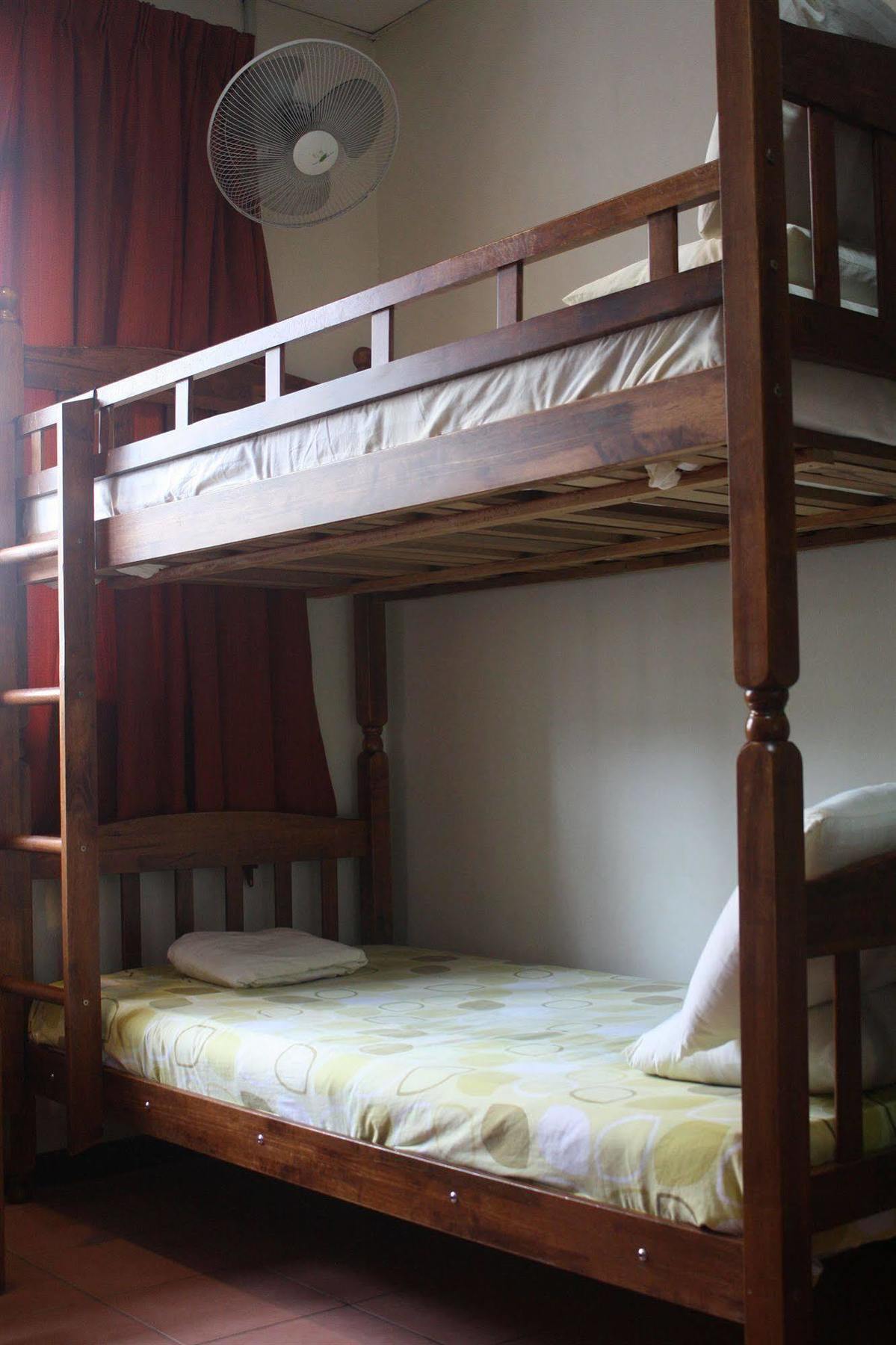 Sensi Backpackers Hostel Kota Kinabalu Exterior photo