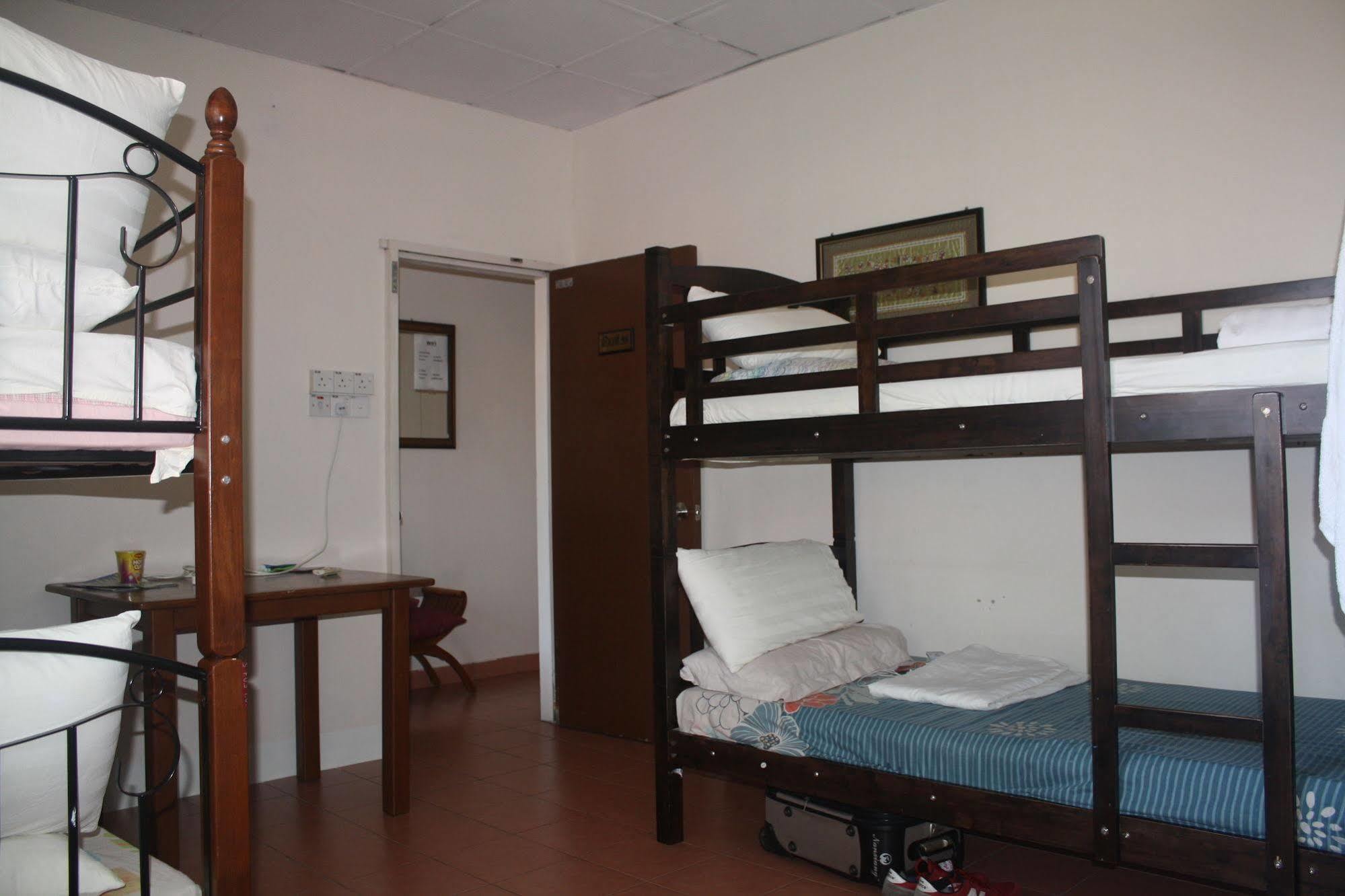 Sensi Backpackers Hostel Kota Kinabalu Exterior photo