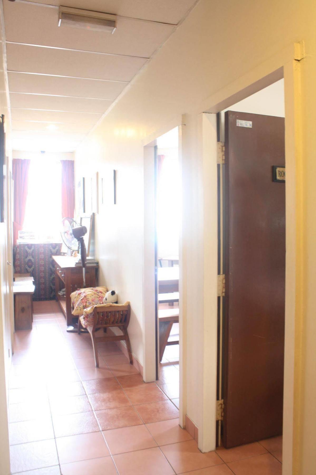 Sensi Backpackers Hostel Kota Kinabalu Exterior photo