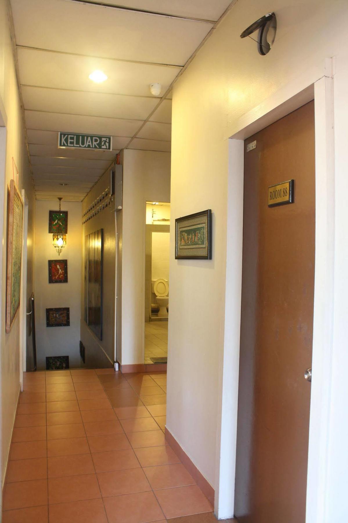 Sensi Backpackers Hostel Kota Kinabalu Exterior photo